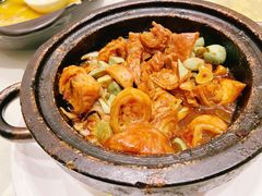 石锅腊八蒜肥肠-闫府私房菜(经四路万达店)