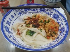 老陕油泼面-东关吉祥西安腊汁肉夹馍(健德门店)
