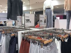 -优衣库(郑州丹尼斯大卫城店)