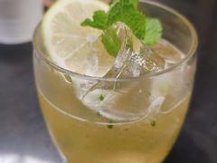 -上海滴水湖皇冠假日酒店