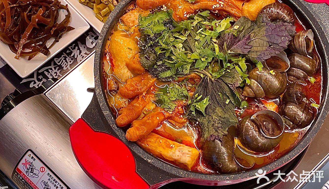 东莞美食 | 虎皮鸭脚田螺煲🌶️超多料超酸爽