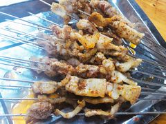 带皮五花肉-张记老友聚张小串烧烤夜市