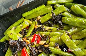 Braised Winter Melon with Pickled Mustard Greens