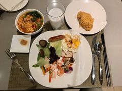 -海口绿发希尔顿酒店-田园汇自助餐·三文鱼·海鲜