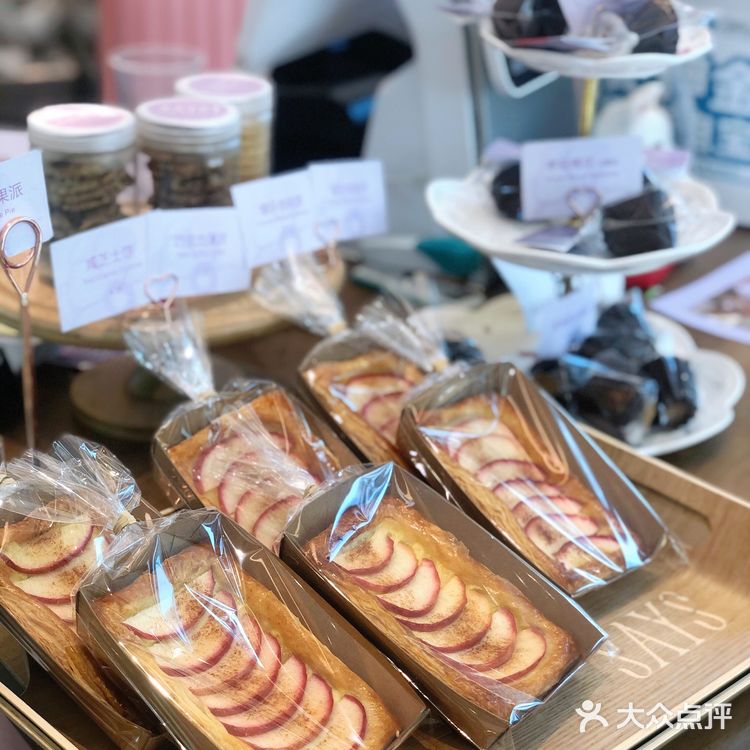 🉑SAYS戚风蛋糕到天环啦！松软甜蜜腻颜值爆表