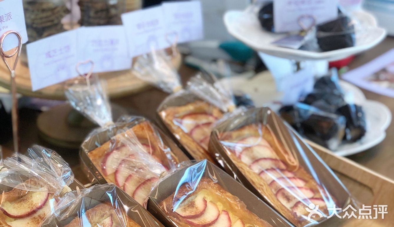 🉑SAYS戚风蛋糕到天环啦！松软甜蜜腻颜值爆表