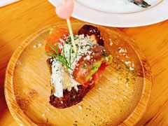 三文鱼蟹肉卷-tapas by dos cielos西班牙餐厅(重庆光环购物公园店)