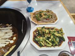-鲁员外地锅鸡地锅鱼(古墩路店)