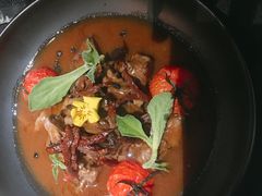 孜然番茄慢炖小牛腿及烤番茄葡萄-AZUL by FUEL蓝色·法式酒馆(琶醍店)