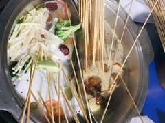 鸳鸯锅底-马路边边·成都串串(翠柏路店)