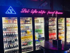 -UP嘻哈酒吧(粉巢店)