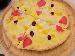 红酒雪梨水果脆薄饼-圣彼得堡观江俄餐厅(中央大街黑金冠店)