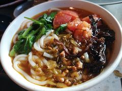 小锅米线-半山腰·云南菜(侨福芳草地店)