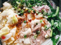 -鸿浩扒猪脚米线