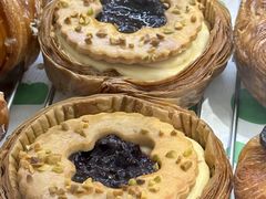 自制花生脆饼蓝莓酥皮挞-PAOPAO Bakery&Café(港汇店)