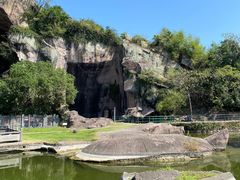 -伍山海滨石窟