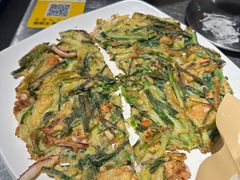 海鲜葱饼-富乐满韩国正宗炸鸡韩国料理(虹泉路店)