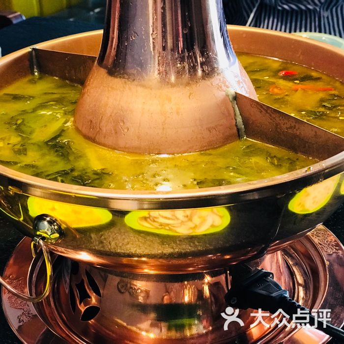 酸菜铜锅涮羊肉