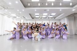 -深舞形体民族舞蹈工作室