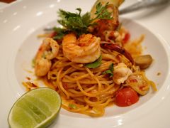 -Chom Cafe and Restaurant