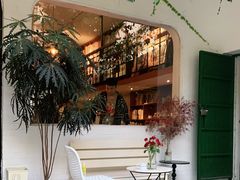 -彳亍咖啡·这里(水湾路店)