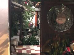-Cuc Gach Quan Restaurant