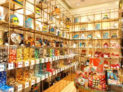 零售区-VENCHI 闻绮(广州太古汇店)