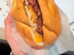 招牌咸牛肉蛋豬仔飽-华嫂冰室(湾仔店)