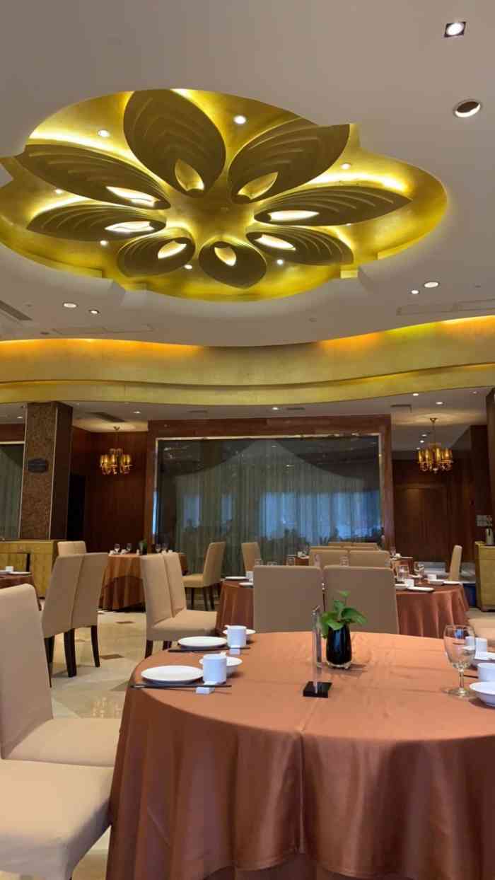老北门饭店(水阁路店)-"老板请吃饭～～～月光码头店晚上夜景不错～.