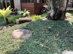 -Chom Cafe and Restaurant