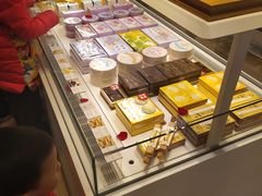 面包甜点陈列柜-好利来(西铁营万达广场店)