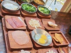 -银米·云南传统过桥米线(双廊黑金冠店)