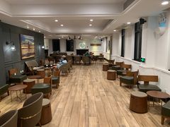 大堂-星巴克臻选(广州沙面店)