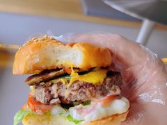 -三勾JJJ Burger&Coffee(梅溪湖店)