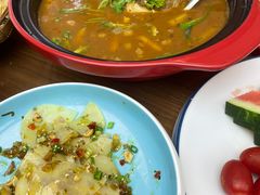 -有红鸡毛店·川菜(建设路店)