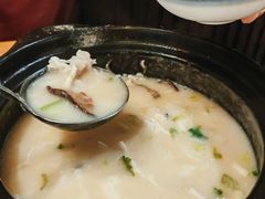 生滚鱼片粥-颐和•海鲜砂锅粥•啫啫煲(奥林匹克广场店)