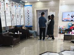 -茂菊口腔连锁(浦东南路店)