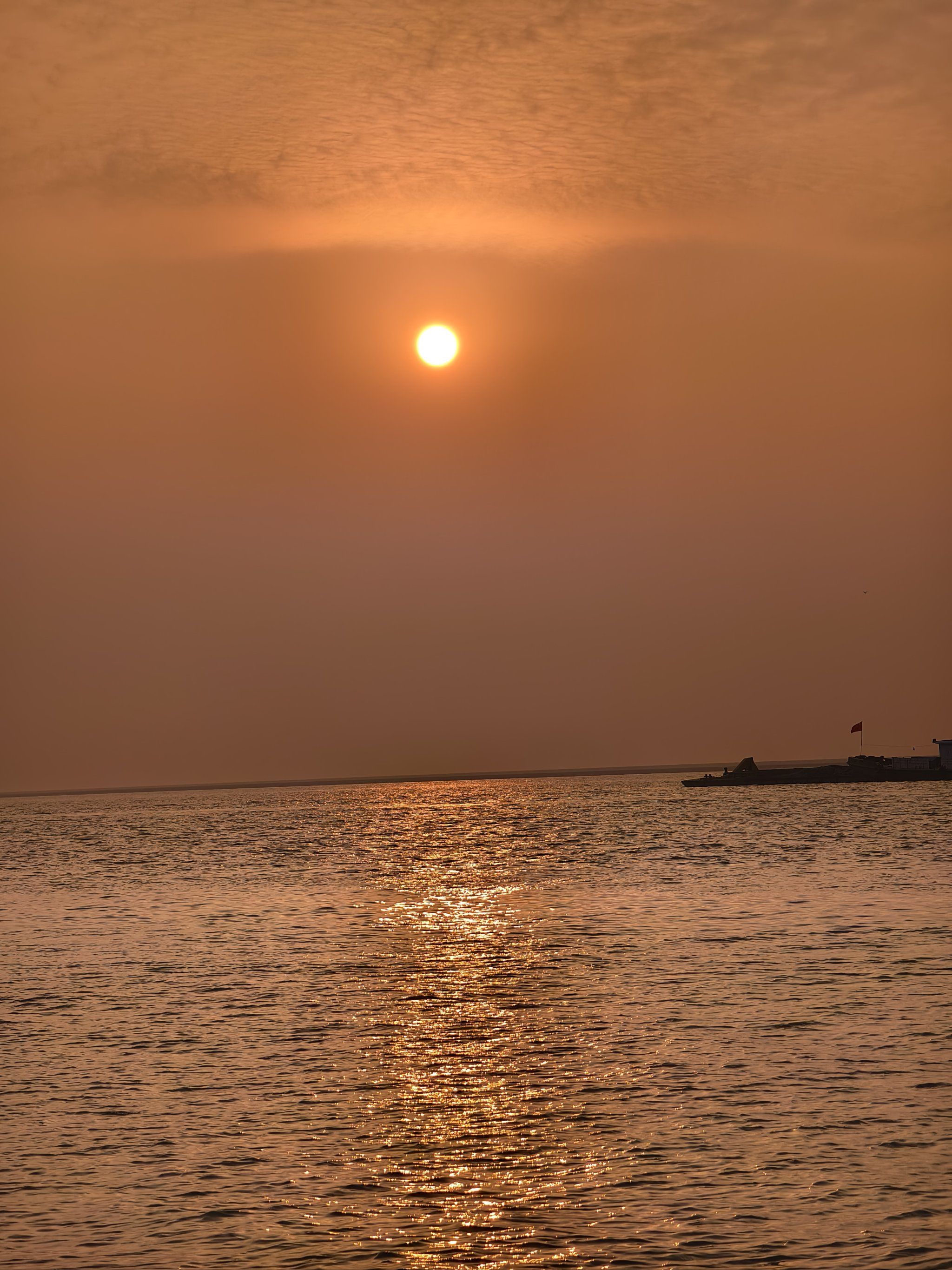 洞庭湖广袤无垠