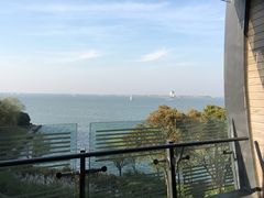 -上海滴水湖皇冠假日酒店