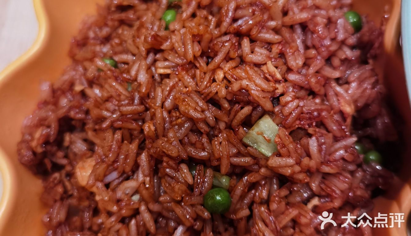中午吃饭点来和朋友一起来到万象城里的弄堂小笼包