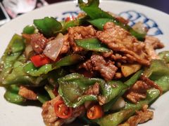 辣椒炒肉-鸽子侯·家宴·平价海鲜(市图书馆店)