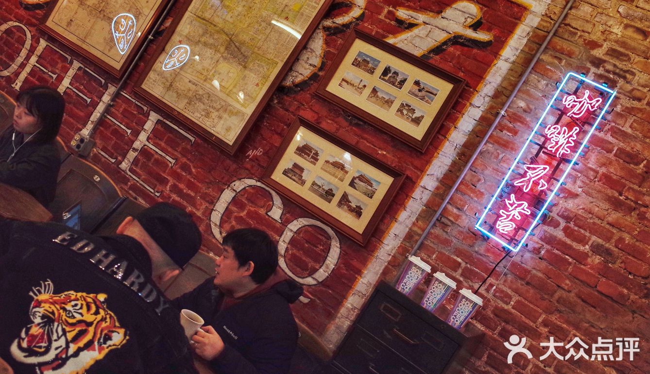 屋顶咖啡店很多，这家与文物近在咫尺