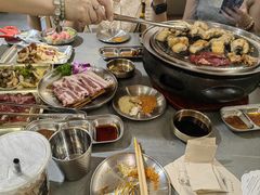 -围炉肉舍•炭烤活鳗•丹东海鲜烤肉(步行街店)