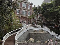 -香港大学