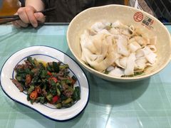 黄瓜皮炒牛肉干拌粉-刘氏三和面馆