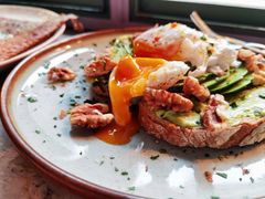 牛油果煮蛋吐司-RAC BAR(安福路店)