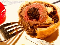 惠灵顿牛排-弦月窗LUNETTE BY AMANDA(复兴路店)