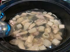 -东椰·海南椰子鸡火锅(朝阳门店)