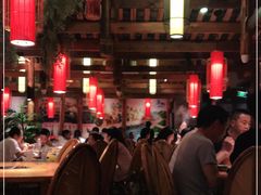 大堂-野山舂·贵州现舂酸汤火锅(鸿通城店)