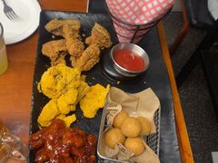 -BHC炸鸡(明洞总店)